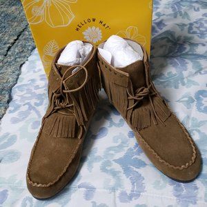 Vintage Vibe NIB Yellow Box Ankle Studded Moccasins Chestnut